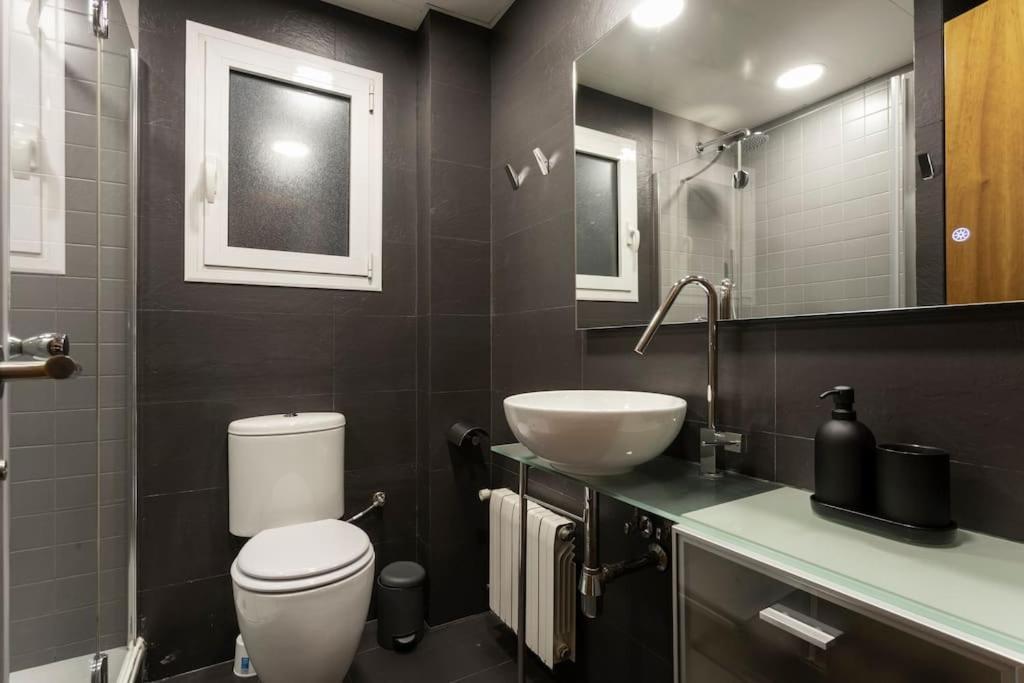 New Charming & Cozy Gem Central Location Apartment *