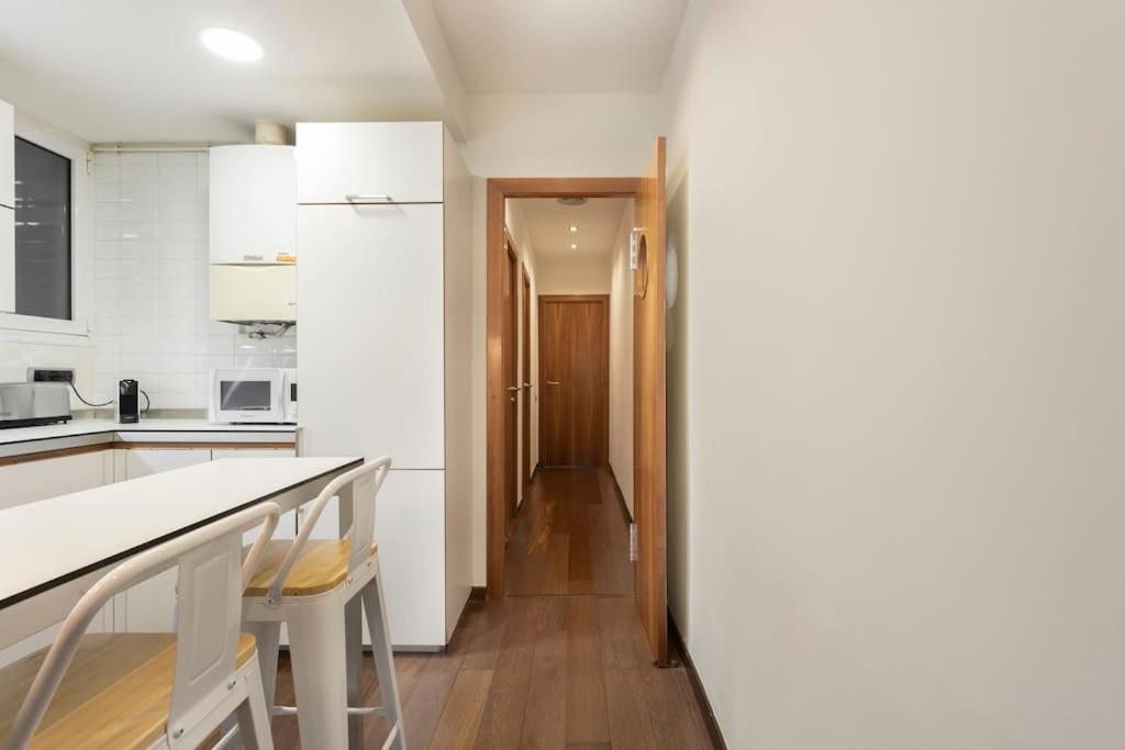New Charming & Cozy Gem Central Location Barcelona