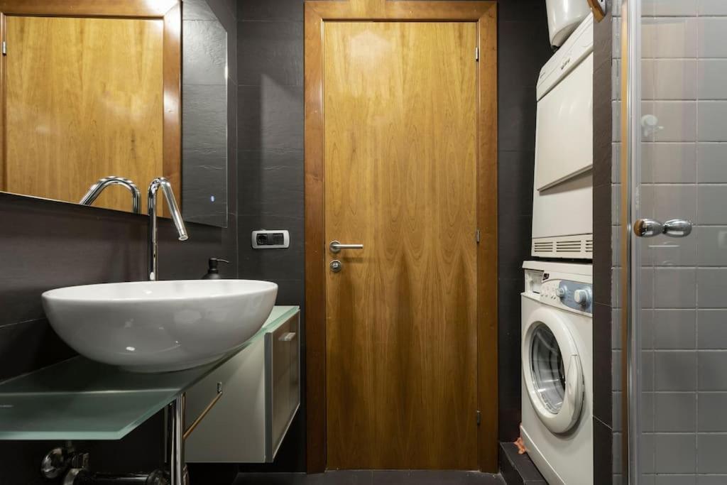 New Charming & Cozy Gem Central Location Barcelona