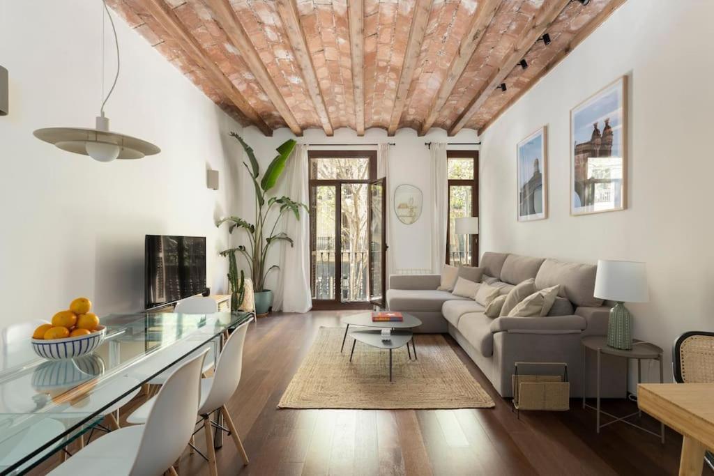 Apartment New Charming & Cozy Gem Central Location *